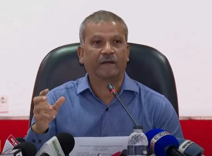 তদবিরে পাত্তা না দিলে তখন শুরু হয় গালাগালি, ভারতের দালাল বানানো হয়: আসিফ নজরুল (ভিডিও)